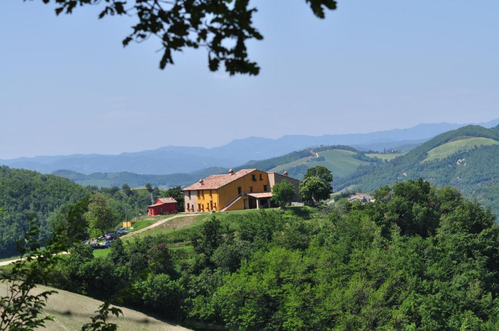 Girfalco Country House Bed & Breakfast Urbino Exterior photo