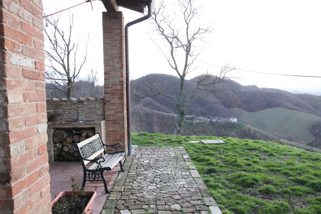 Girfalco Country House Bed & Breakfast Urbino Exterior photo