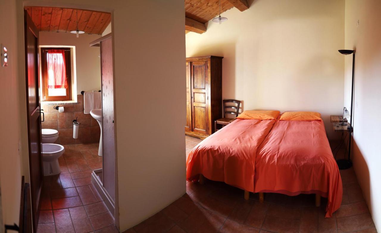 Girfalco Country House Bed & Breakfast Urbino Exterior photo